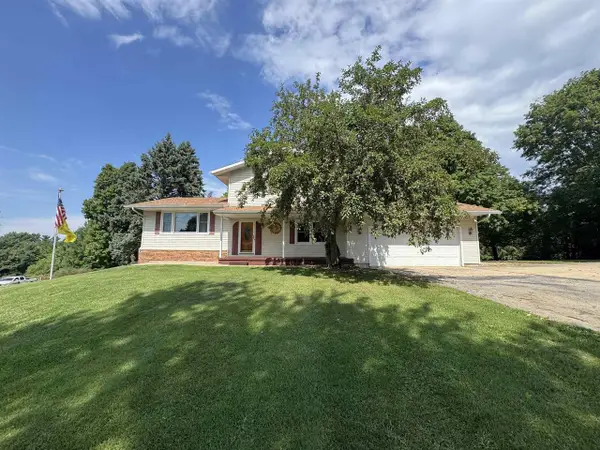 W5642 Rolling Acres Lane, Monroe, WI 53566