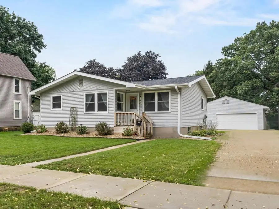 409 S 2nd Street, Evansville, WI 53536 - #2