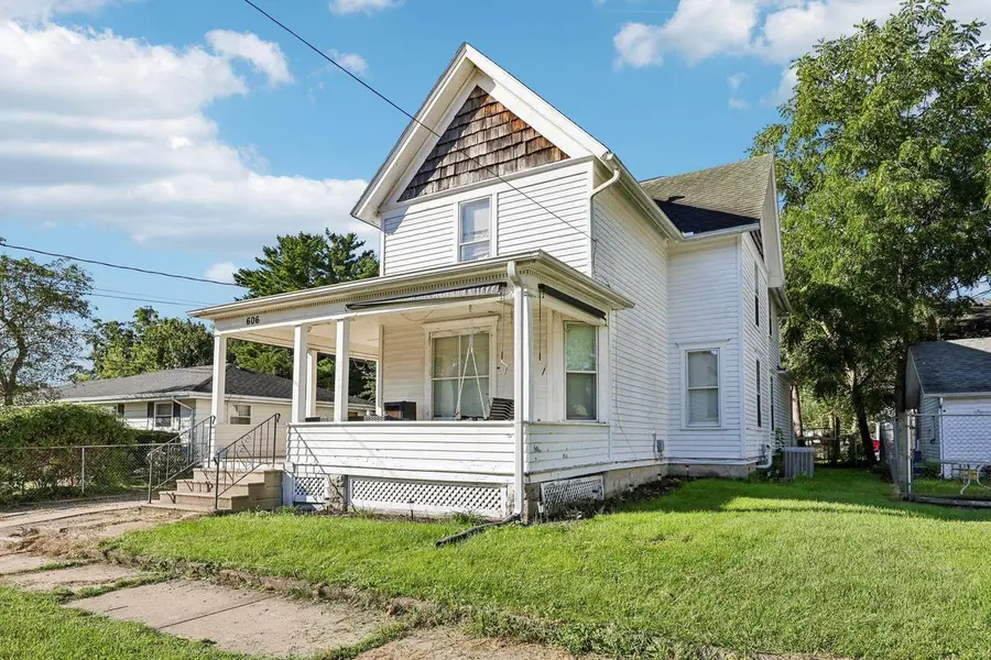 606 Chestnut Street, Janesville, WI 53548 - #3