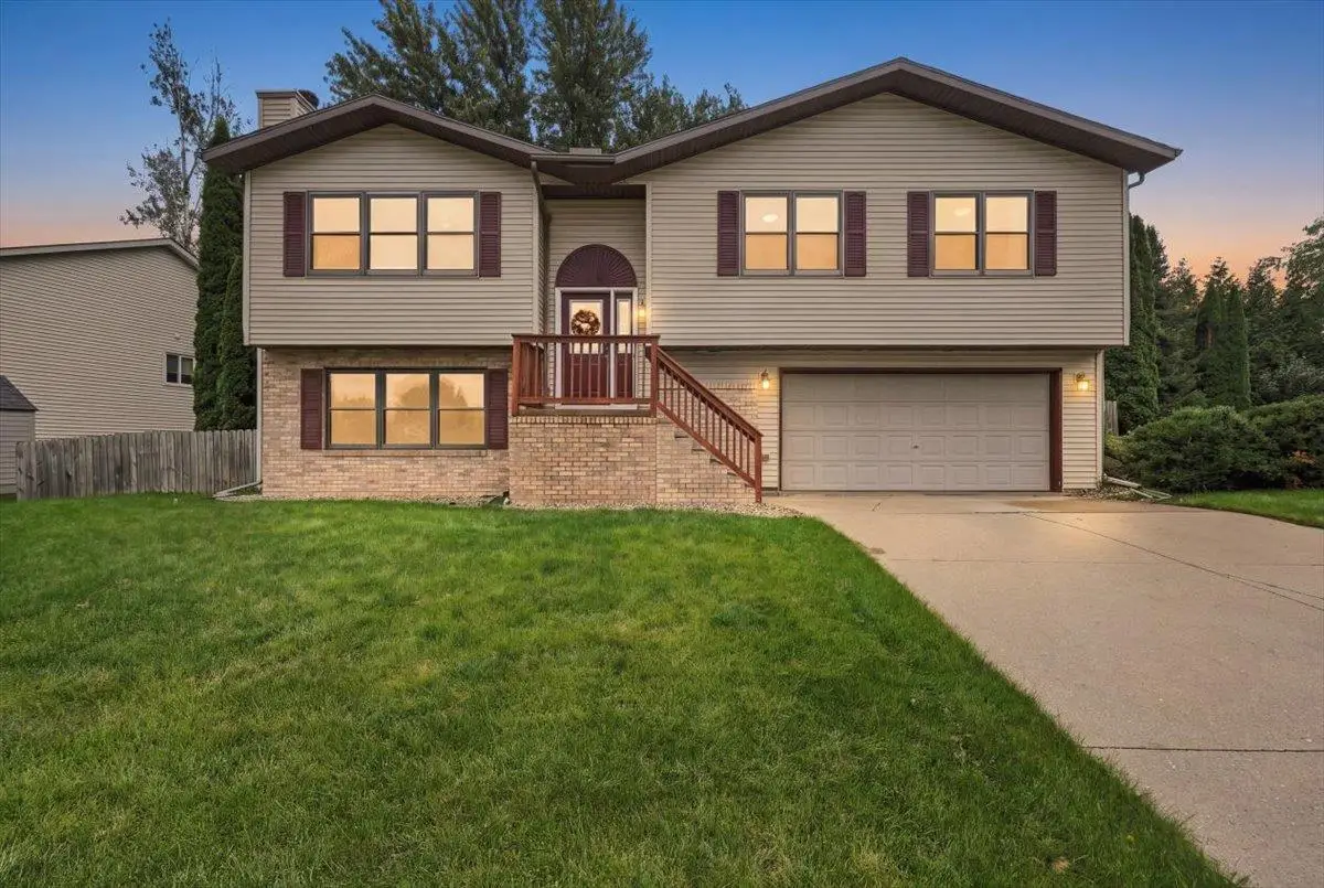 622 N Woods Edge Drive, Oregon, WI 53575 - #1