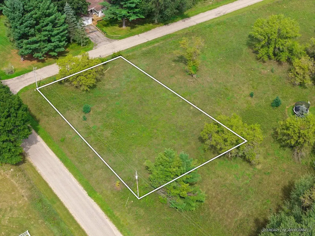 L17 Wren Algonquin Court, La Valle, WI 53941 - #1