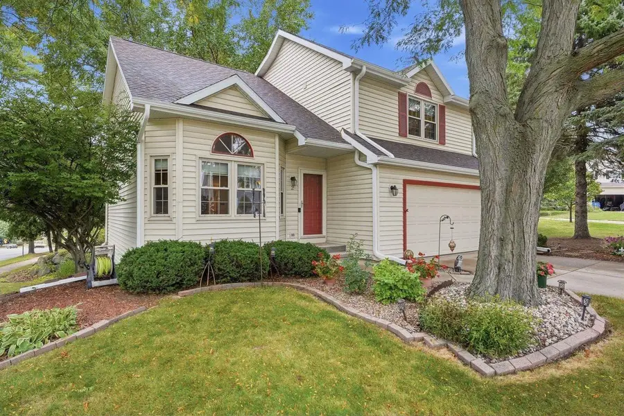2 Cottonwood Circle, Madison, WI 53704 - #2