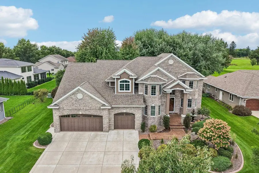 416 S Brookwood Drive, Mount Horeb, WI 53572 - #3