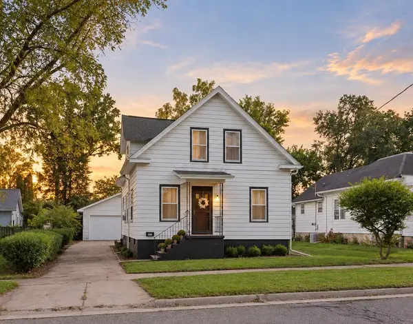 306 W Edgewater Street, Portage, WI 53901
