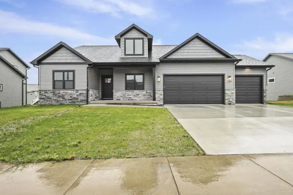 260 Hawks View Drive, Edgerton, WI 53534