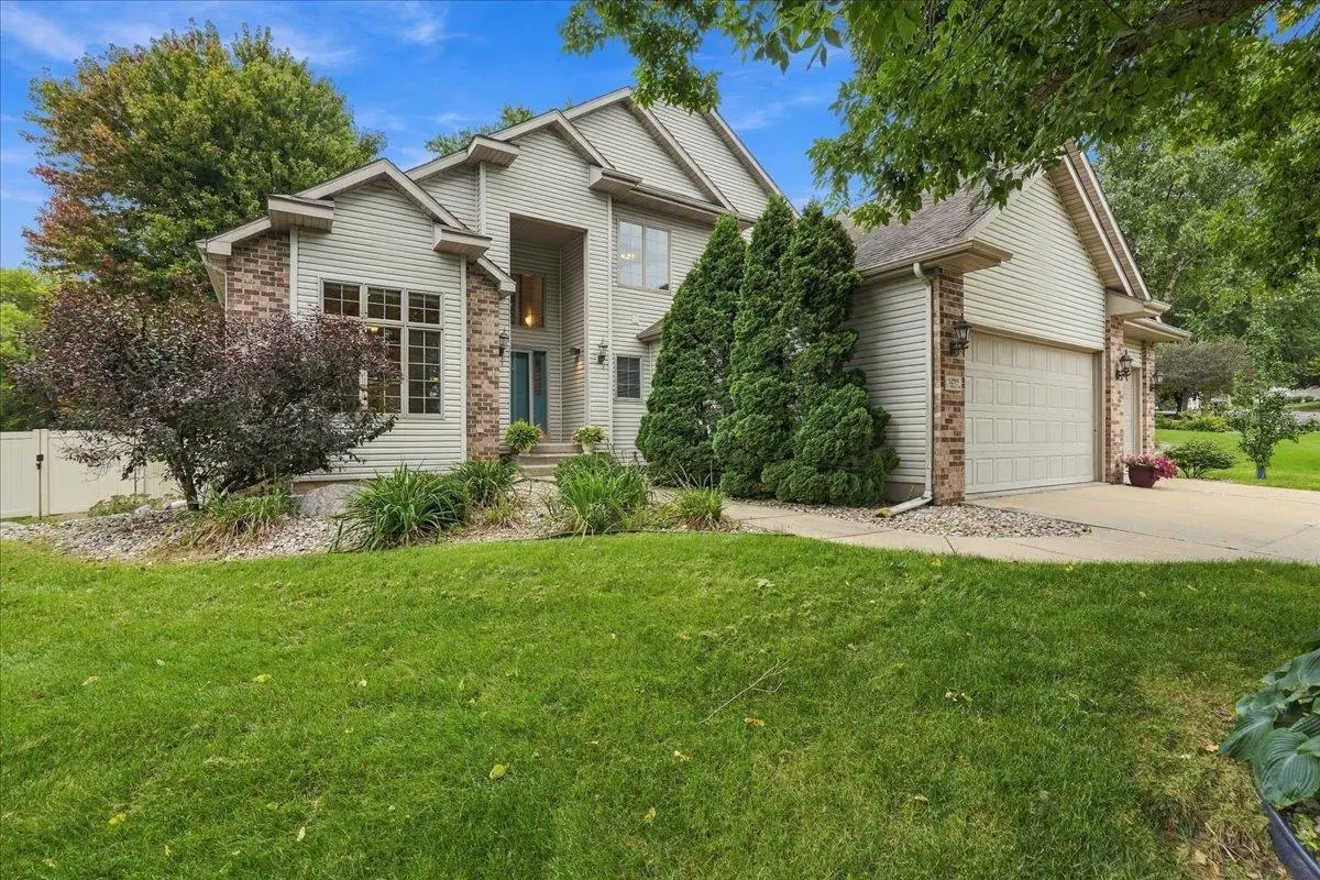 1299 St Patrick Way, Sun Prairie, WI 53590 - #1