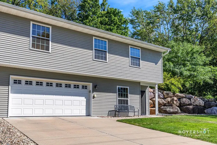 519 Vine Street, Baraboo, WI 53913 - #2