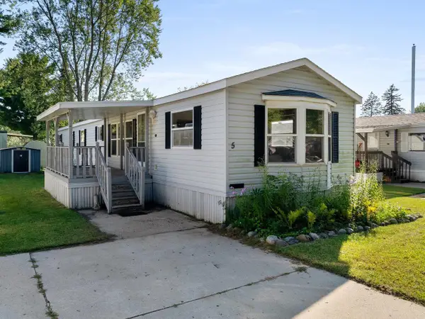 5 Beechwood Drive, Sheboygan, WI 53081