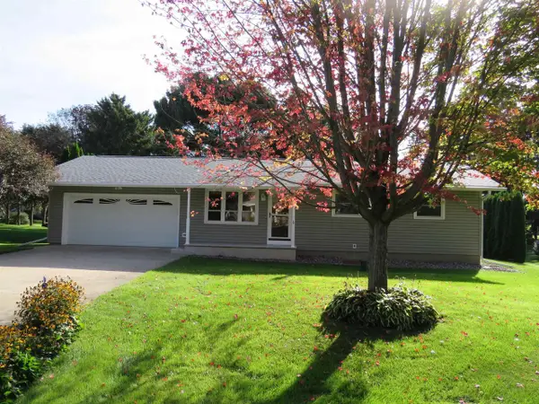 N8252 Frances Lane, Beaver Dam, WI 53916