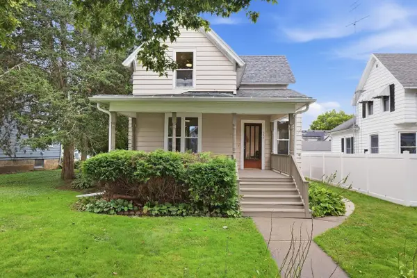 527 1st Street, Baraboo, WI 53913