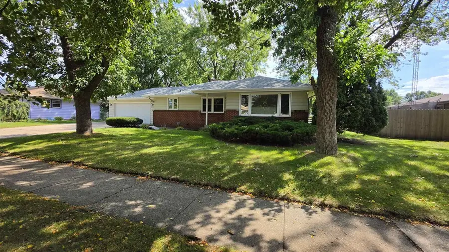 1213 Kellogg Avenue, Janesville, WI 53546 - #2