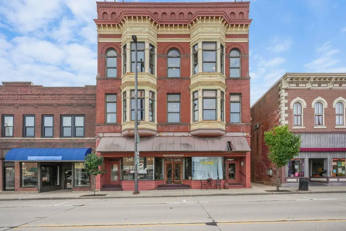 130/134/138 N Iowa Street, Dodgeville, WI 53533 - #1
