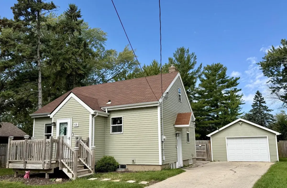 438 W Foster Street, Appleton, WI 54915 - #1