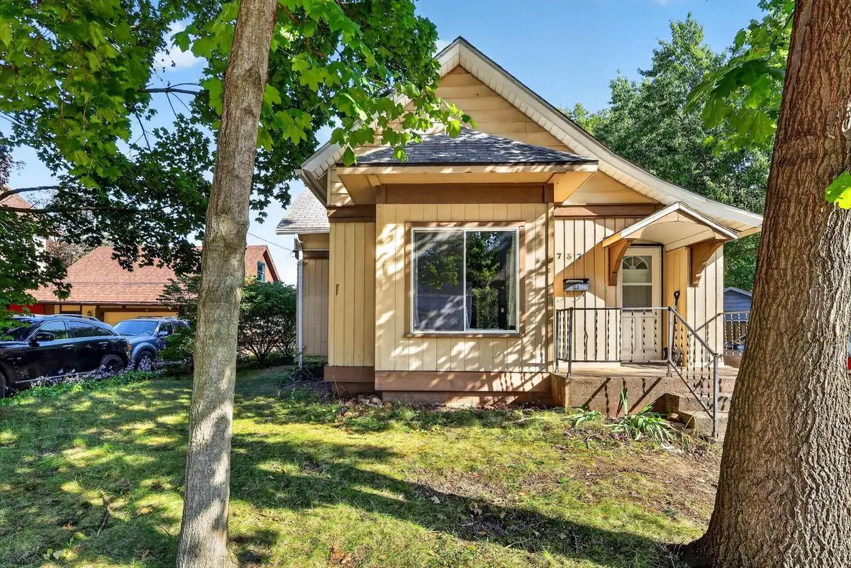 737 W Grand Avenue, Beloit, WI 53511 - #1