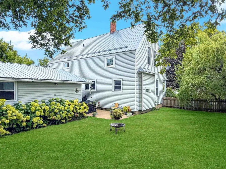 503 S Wacouta Avenue, Prairie Du Chien, WI 53821 - #3