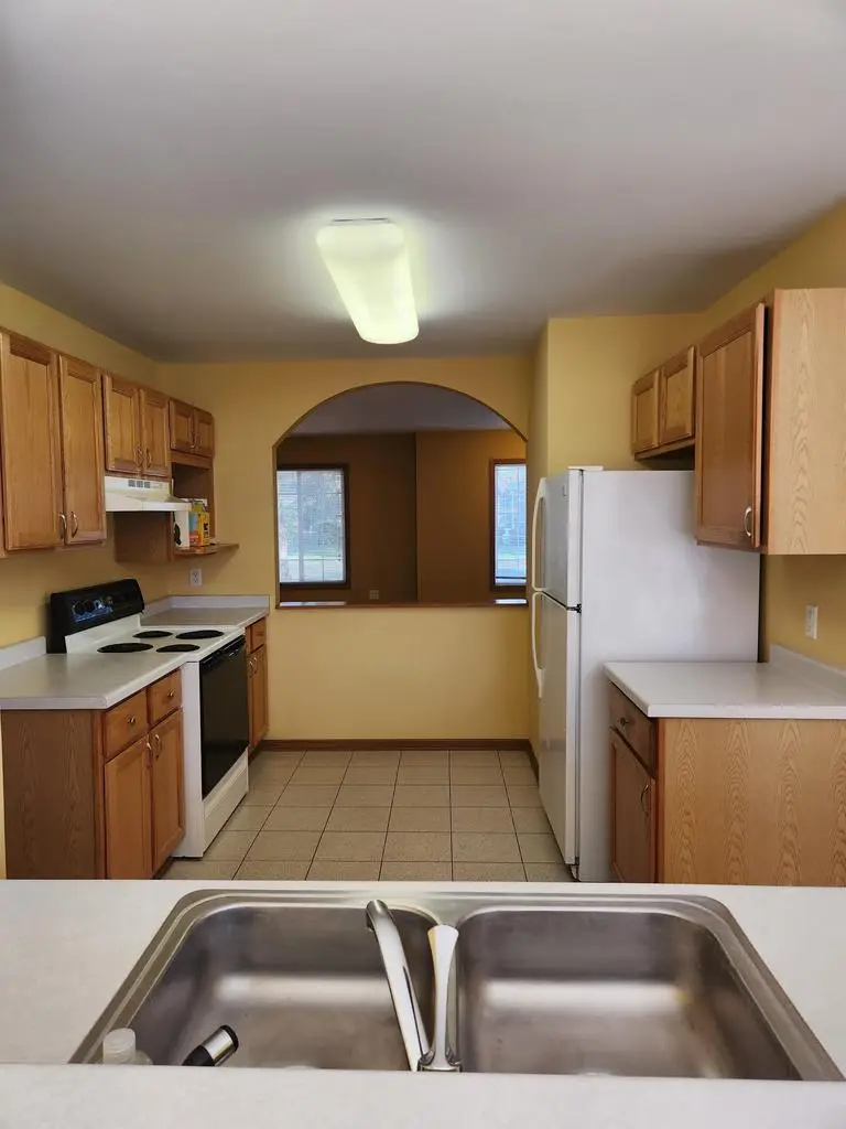 608 E Market Street #102, Elkhorn, WI 53121 - #3