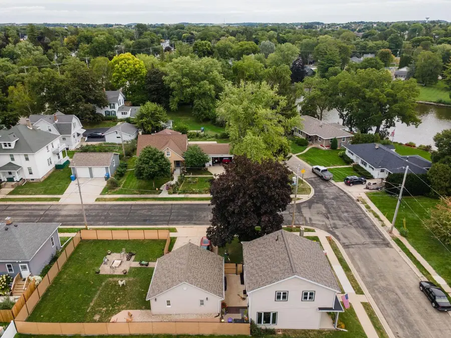 924 Cleveland Street, Watertown, WI 53098 - #2