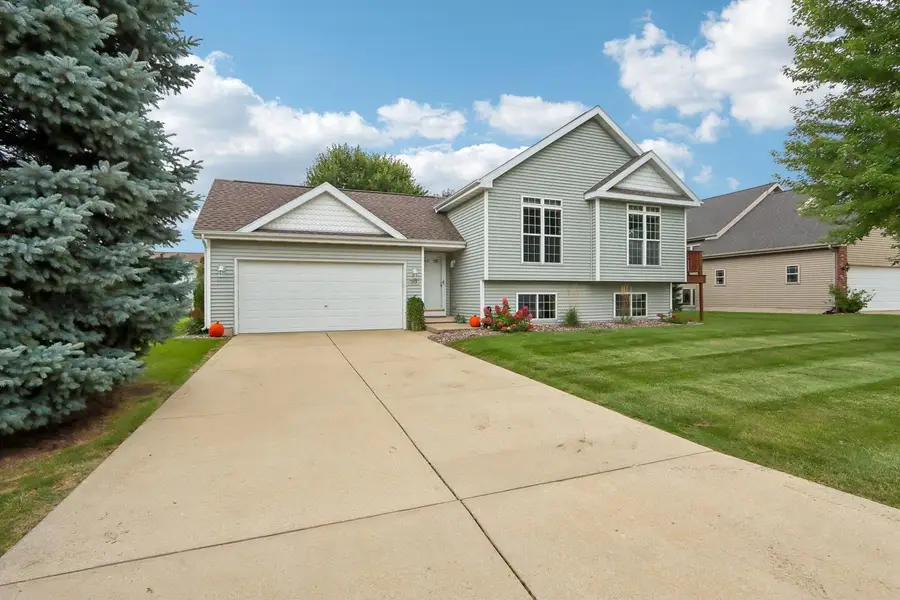 313 Santa Maria Drive, Arlington, WI 53911 - #2