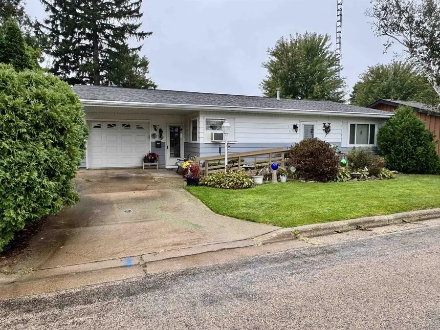 960 Roosevelt Street, Fennimore, WI 53809 - #2