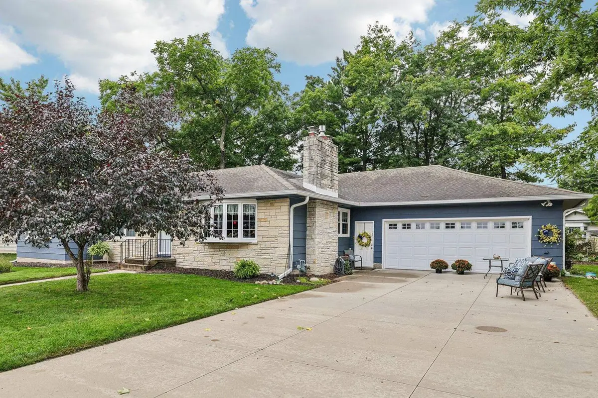 535 N Willow Street, Reedsburg, WI 53959 - #1