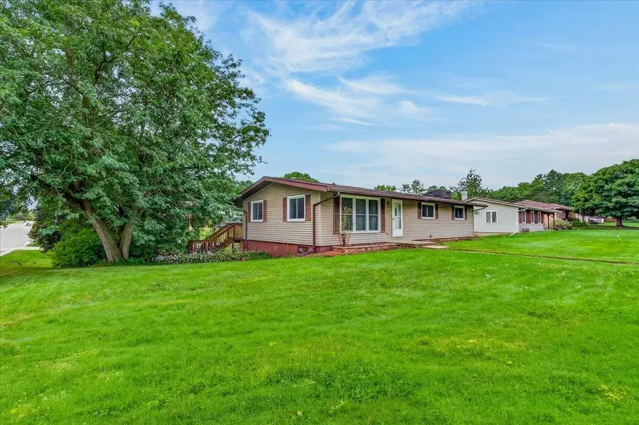501 W North Street, Dodgeville, WI 53533 - #3