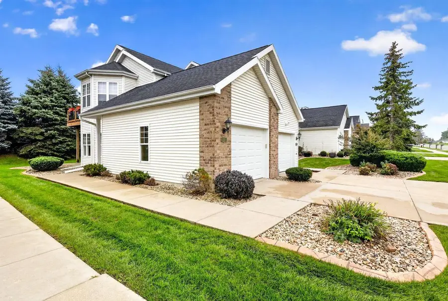 748 Dunn Avenue, Oregon, WI 53575 - #2
