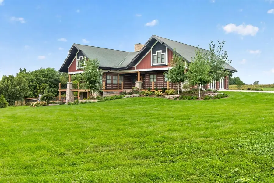 4025 S Bernstein Road, Orfordville, WI 53576 - #2