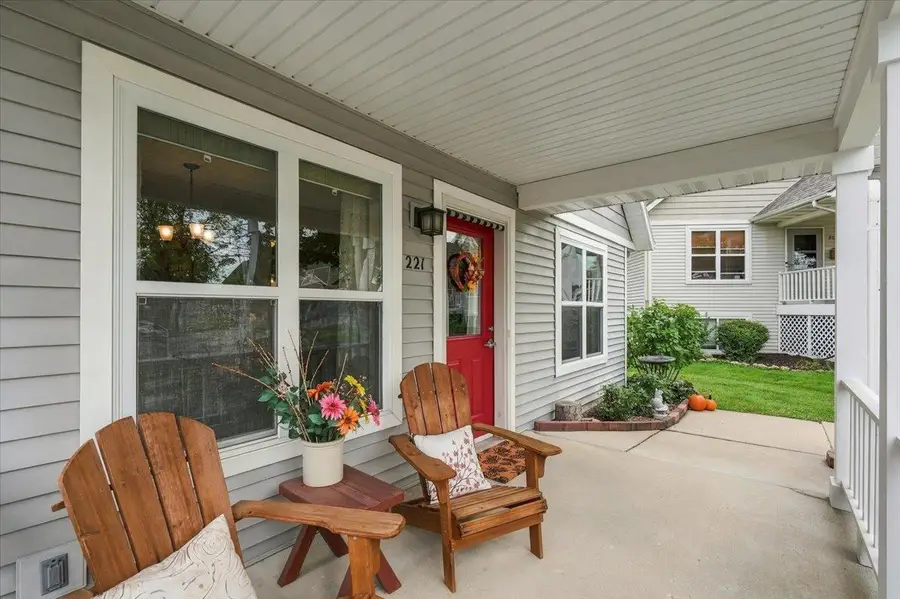 221 Larkspur Court, Sun Prairie, WI 53590 - #2