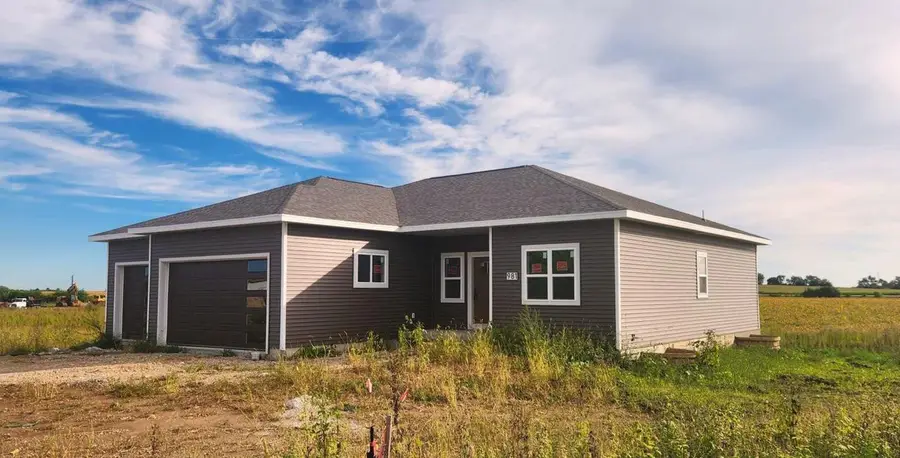 981 Bell Circle, Arlington, WI 53911 - #2