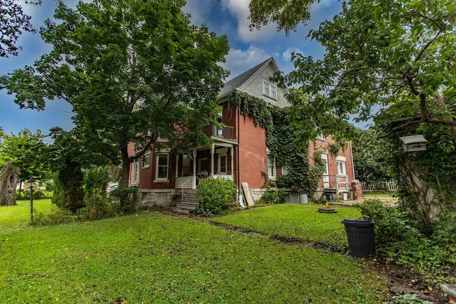 385 N 2nd Street, Platteville, WI 53818 - #3