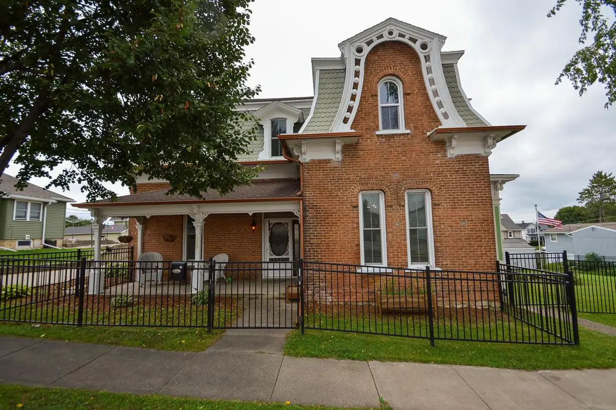 229 N Monroe Street, Lancaster, WI 53813 - #1