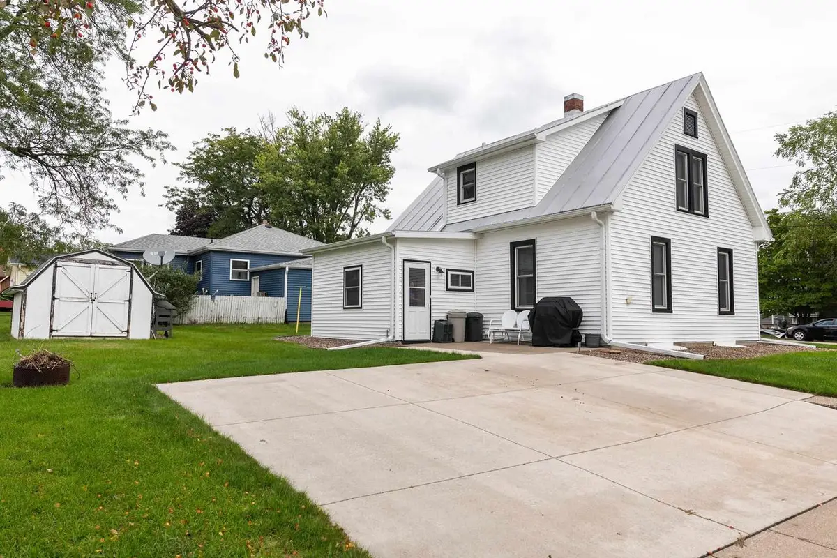910 N Court Street, Platteville, WI 53818 - #1