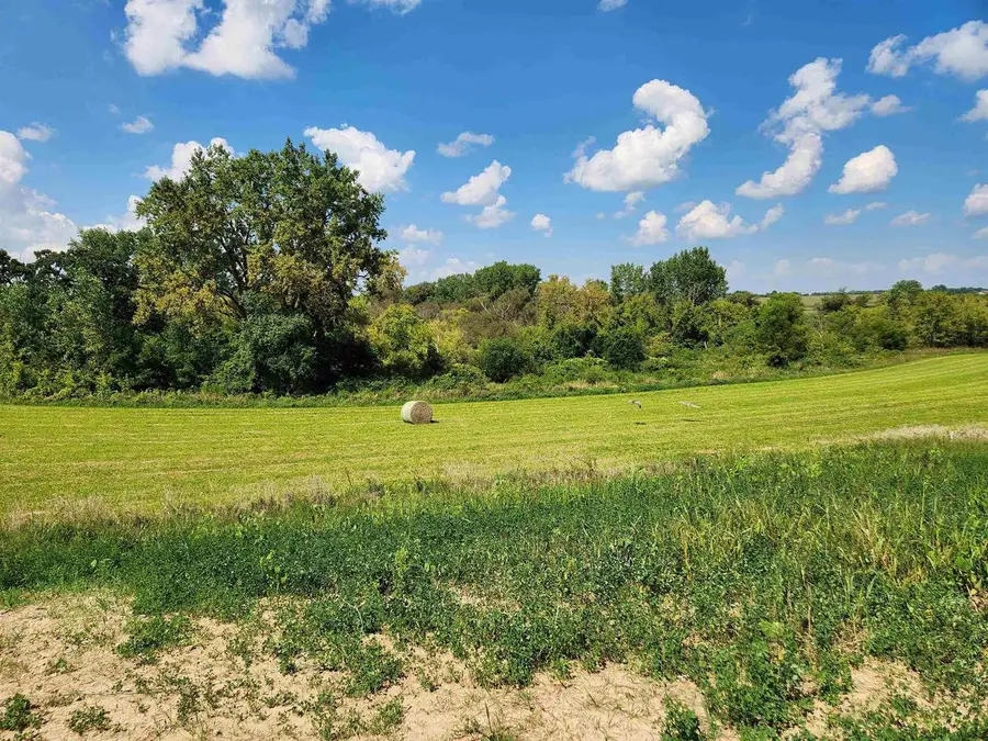 L3 Edward Court, Deforest, WI 53532 - #2