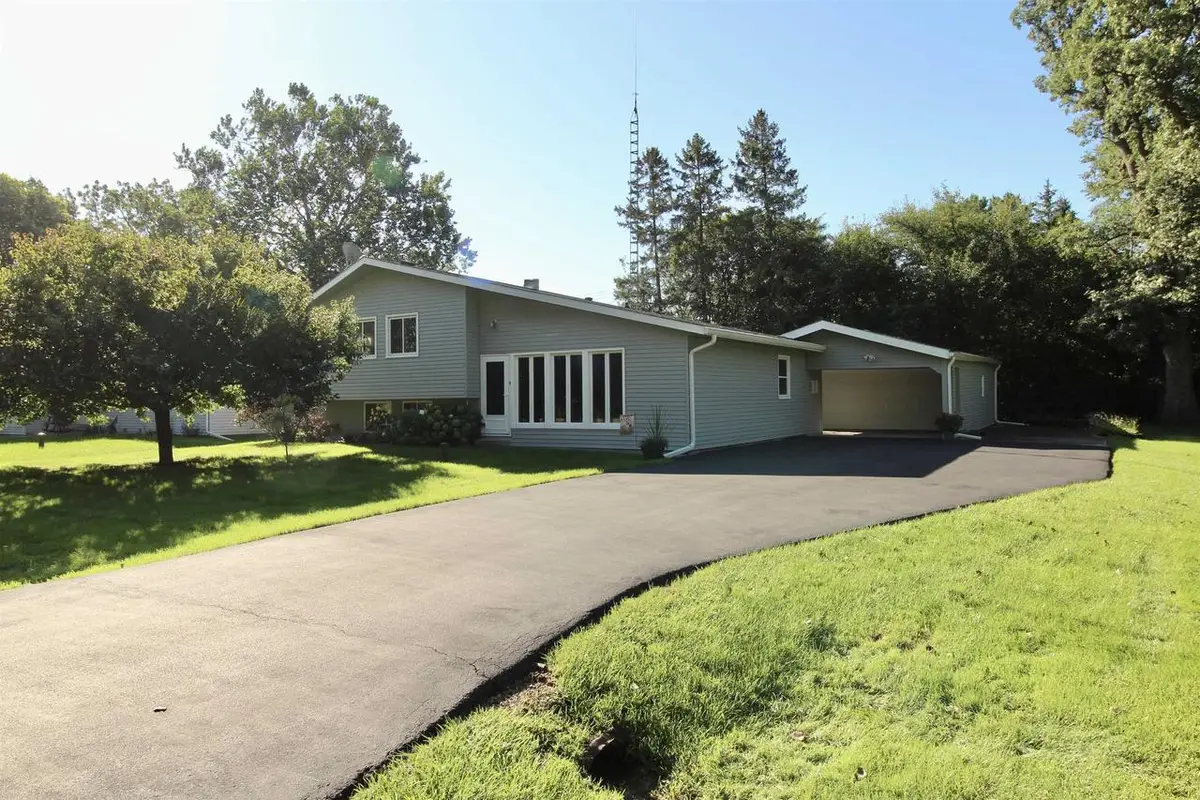434 E Woodland Drive, Beloit, WI 53511 - #1