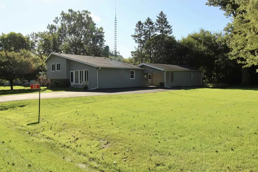 434 E Woodland Drive, Beloit, WI 53511 - #2