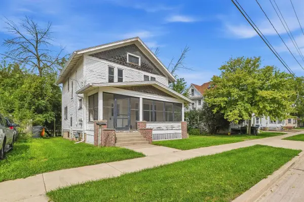 910 S Spring Street, Beaver Dam, WI 53916