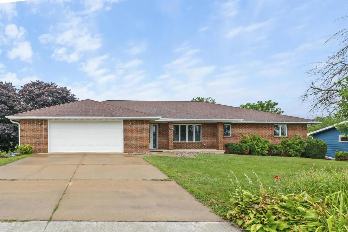514 W Washington Street, Dodgeville, WI 53533 - #1