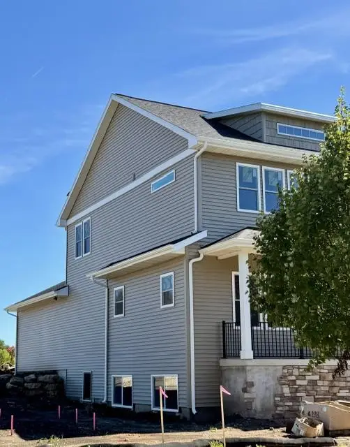 2810 Big Bluestem Parkway, Fitchburg, WI 53711 - #2