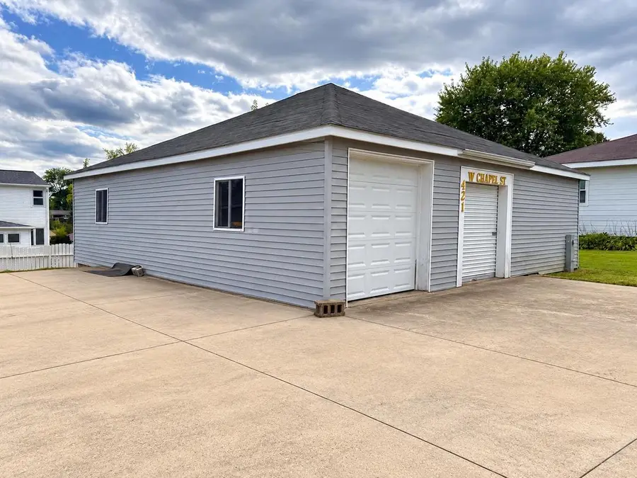 421 Chapel Street, Dodgeville, WI 53533 - #3
