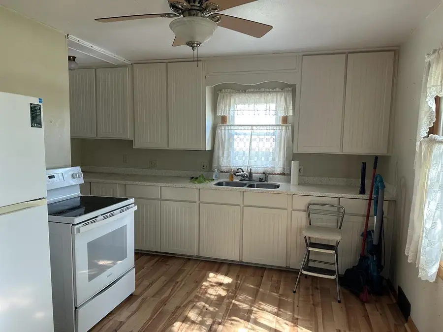 207 W Winnebago Street, Friesland, WI 53935 - #3