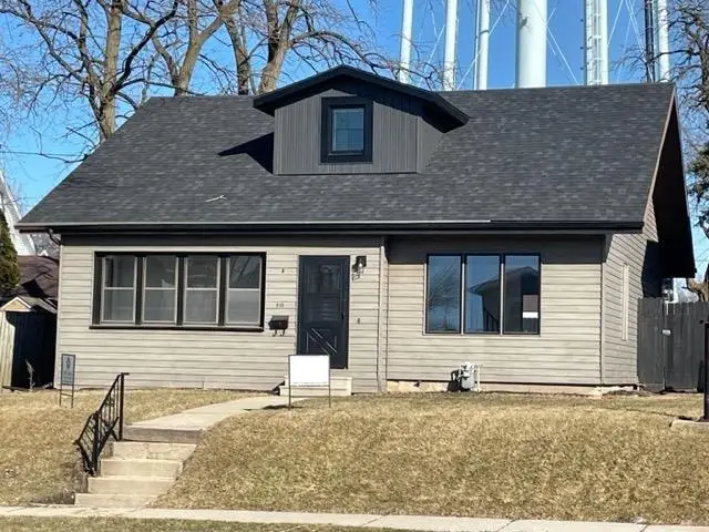510 W Main Street, Watertown, WI 53094 - #1