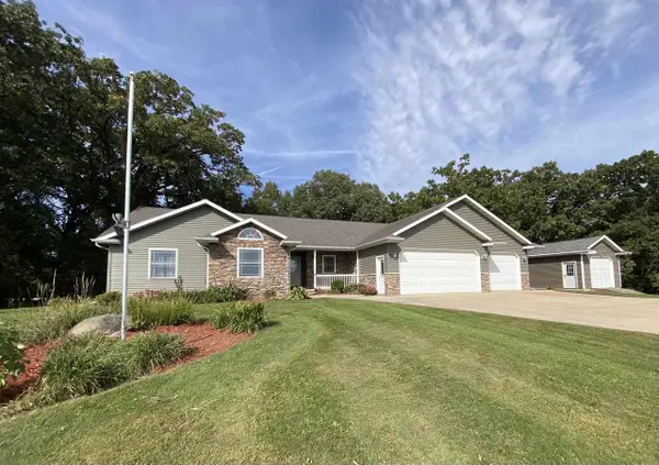 W10886 Westfox Road, Fox Lake, WI 53933