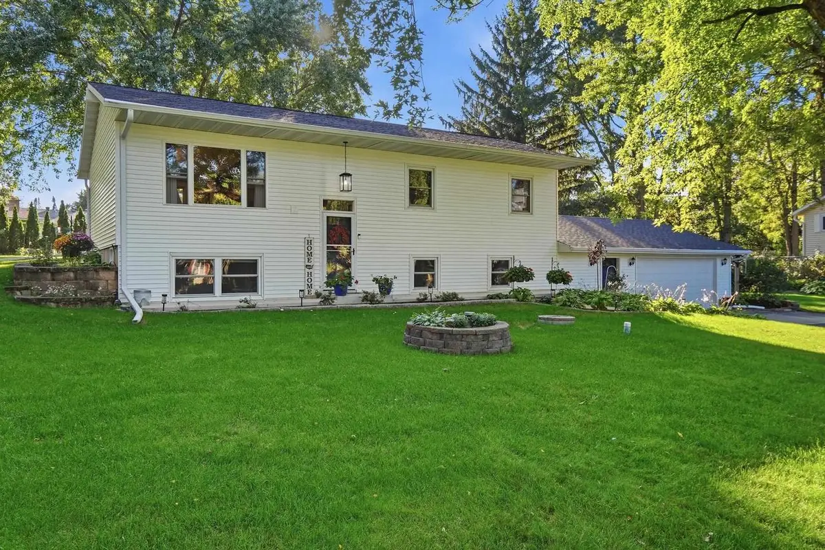 2307 White Oak Trail, Oregon, WI 53575 - #1