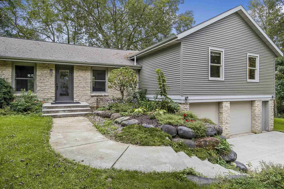 970 Water Street, Prairie Du Sac, WI 53578 - #1