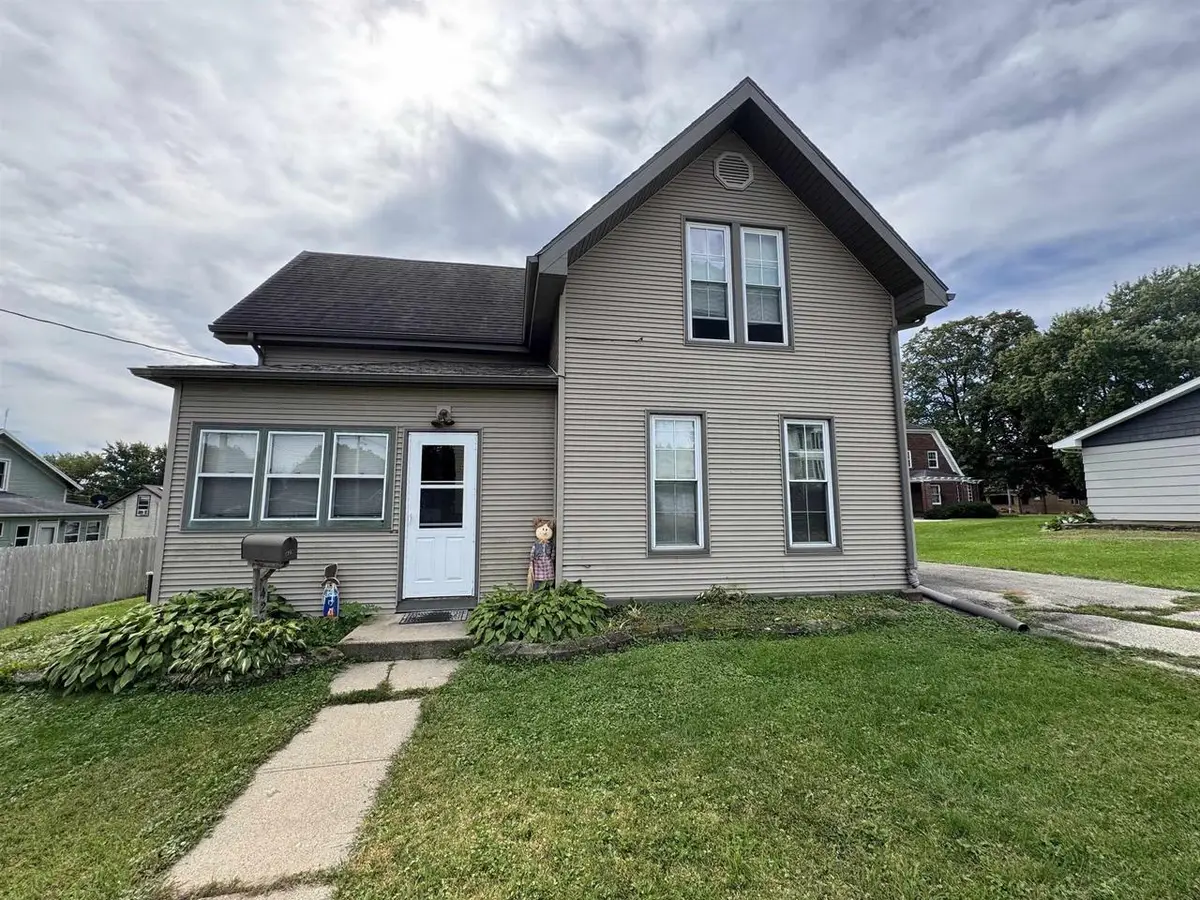 429 E Harriet Street, Darlington, WI 53530 - #1