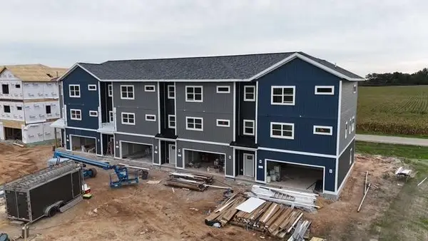 6337 Devil's Lake Way, Mcfarland, WI 53558