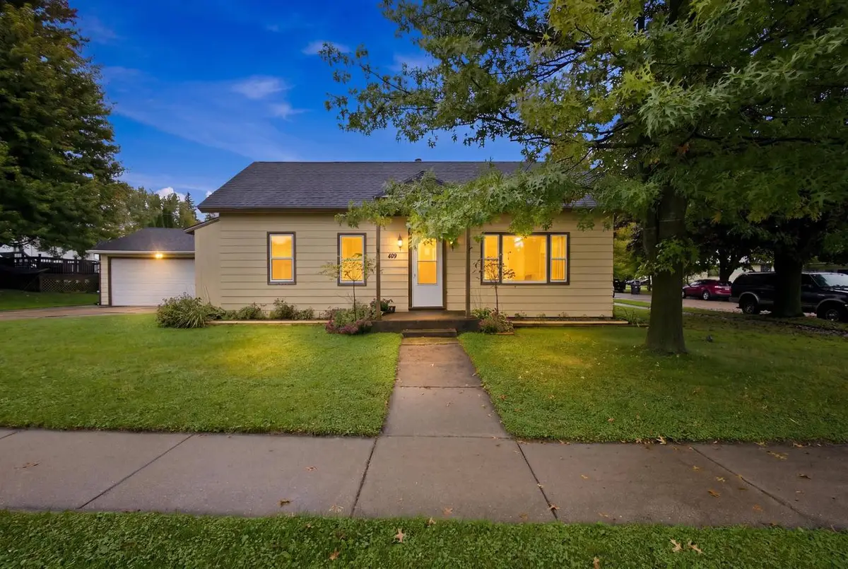 416 W Florence Street, Cambria, WI 53923 - #1