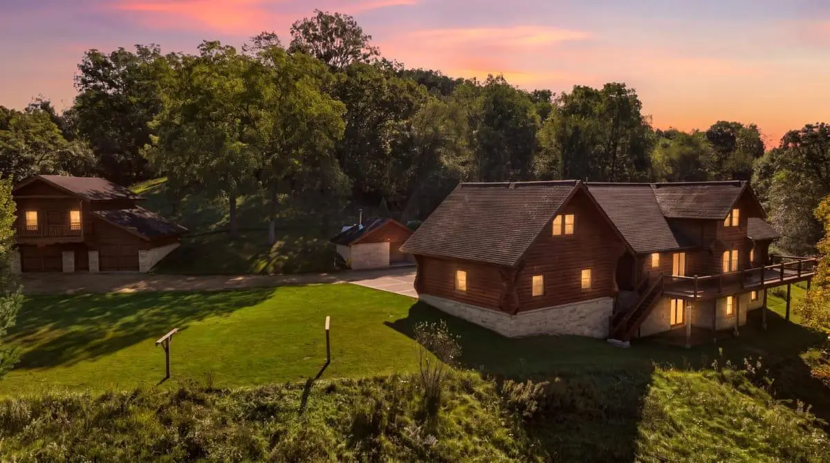 9854 US Hwy 18, Mount Hope, WI 53816 - #1