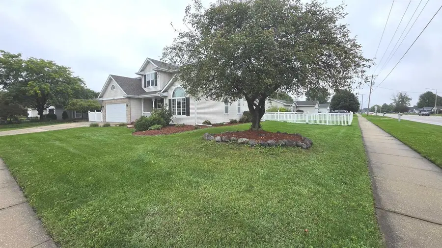 1304 N Wuthering Hills Drive, Janesville, WI 53546 - #3