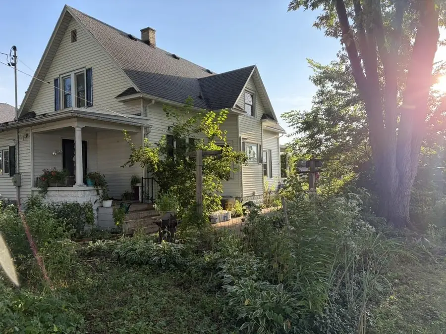 409 S Wacouta Avenue, Prairie Du Chien, WI 53821 - #3